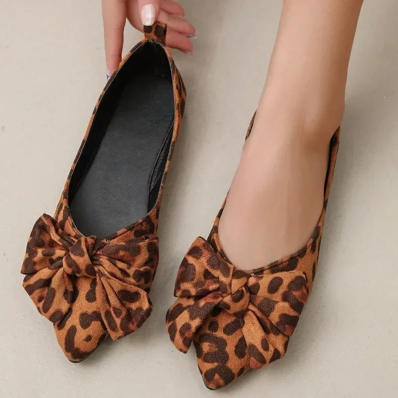 Bequeme und modische orthopädische Turnschuhe