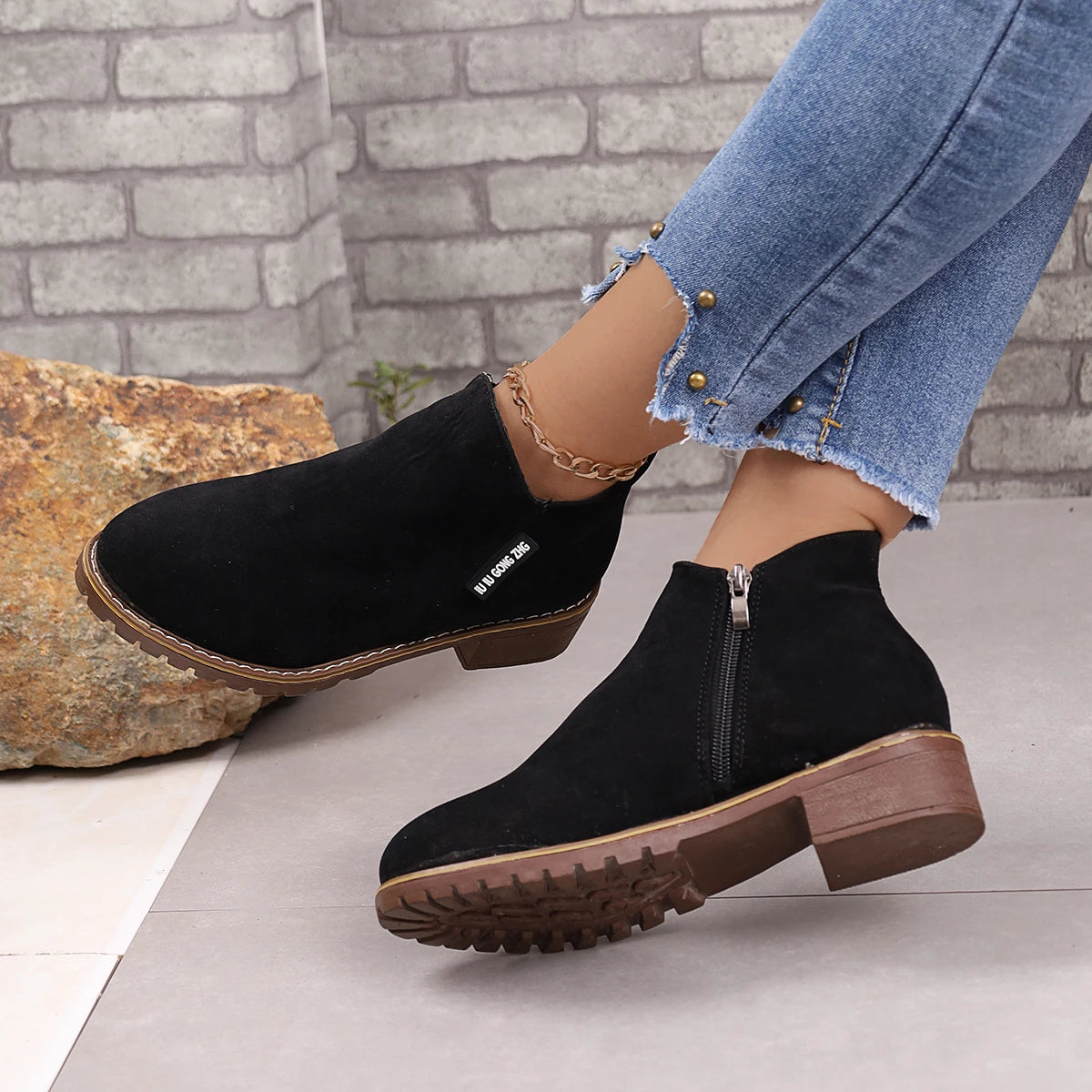 Elegante und stützende orthopädische Stiefel