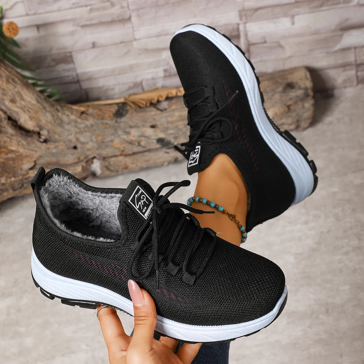 Stützende und trendige orthopädische Schuhe