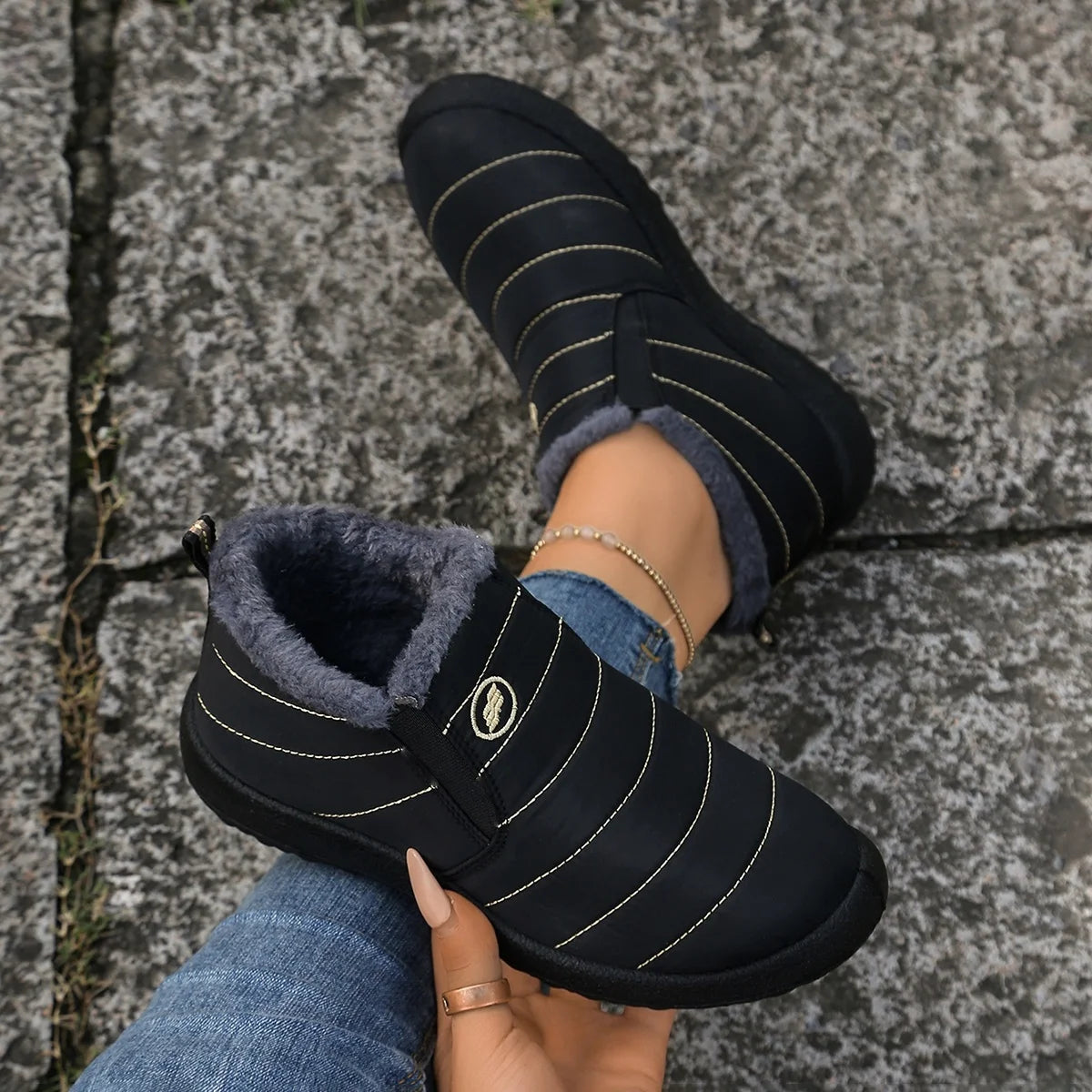 Bequeme und modische orthopädische Stiefel