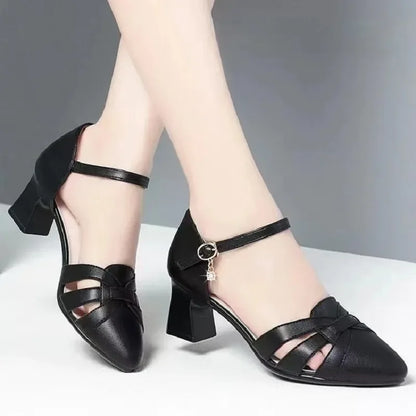 Elegante und stützende orthopädische Schuhe