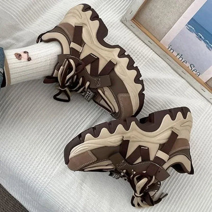 Elegante und stützende orthopädische Turnschuhe