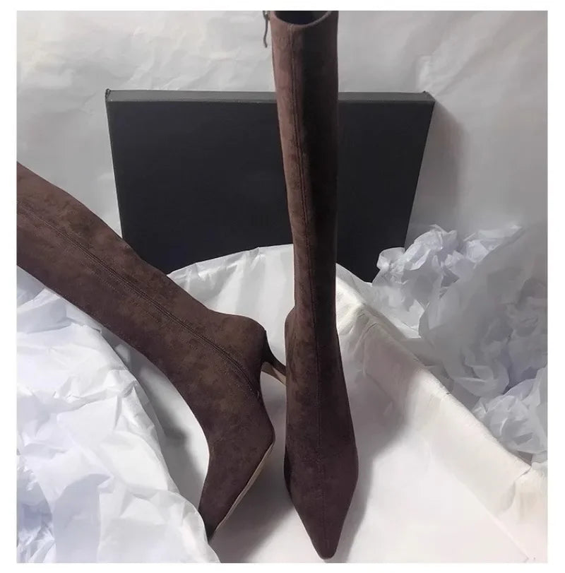 Stützende und trendige orthopädische Absätze