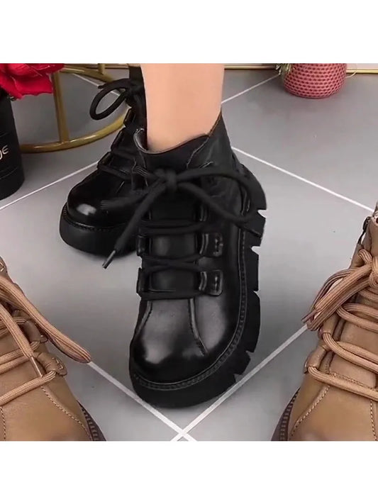 Bequeme und modische orthopädische Stiefel