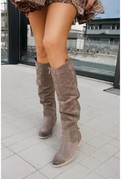 Bequeme und modische orthopädische Stiefel