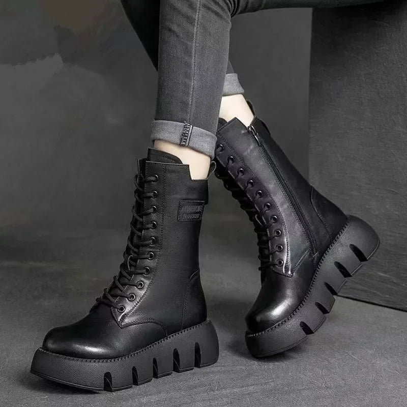 Elegante und stützende orthopädische Stiefel