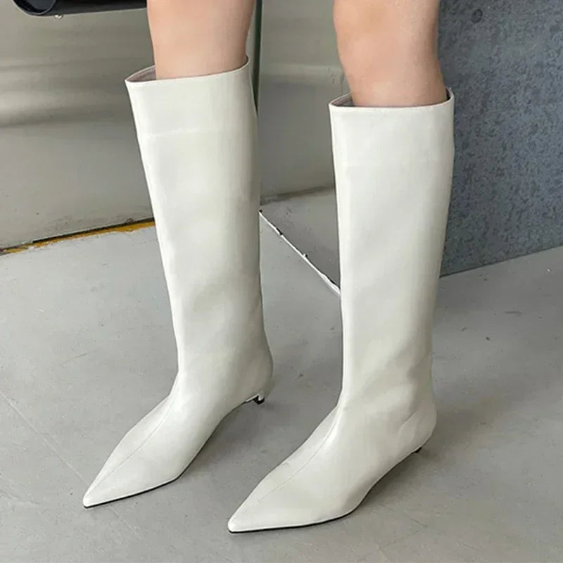 Stützende und trendige orthopädische Absätze