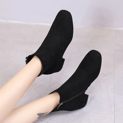 Bequeme und modische orthopädische Stiefel