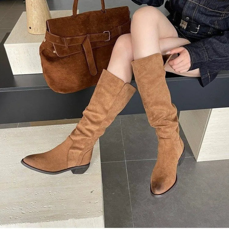 Elegante und stützende orthopädische Stiefel