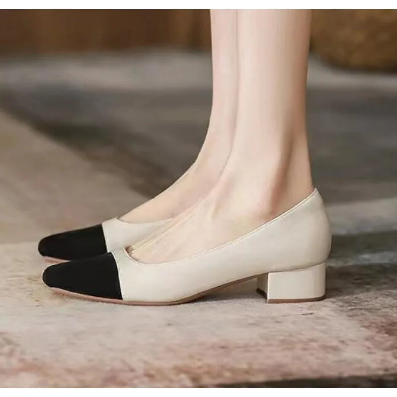 Stützende und stilvolle orthopädische Sandalen