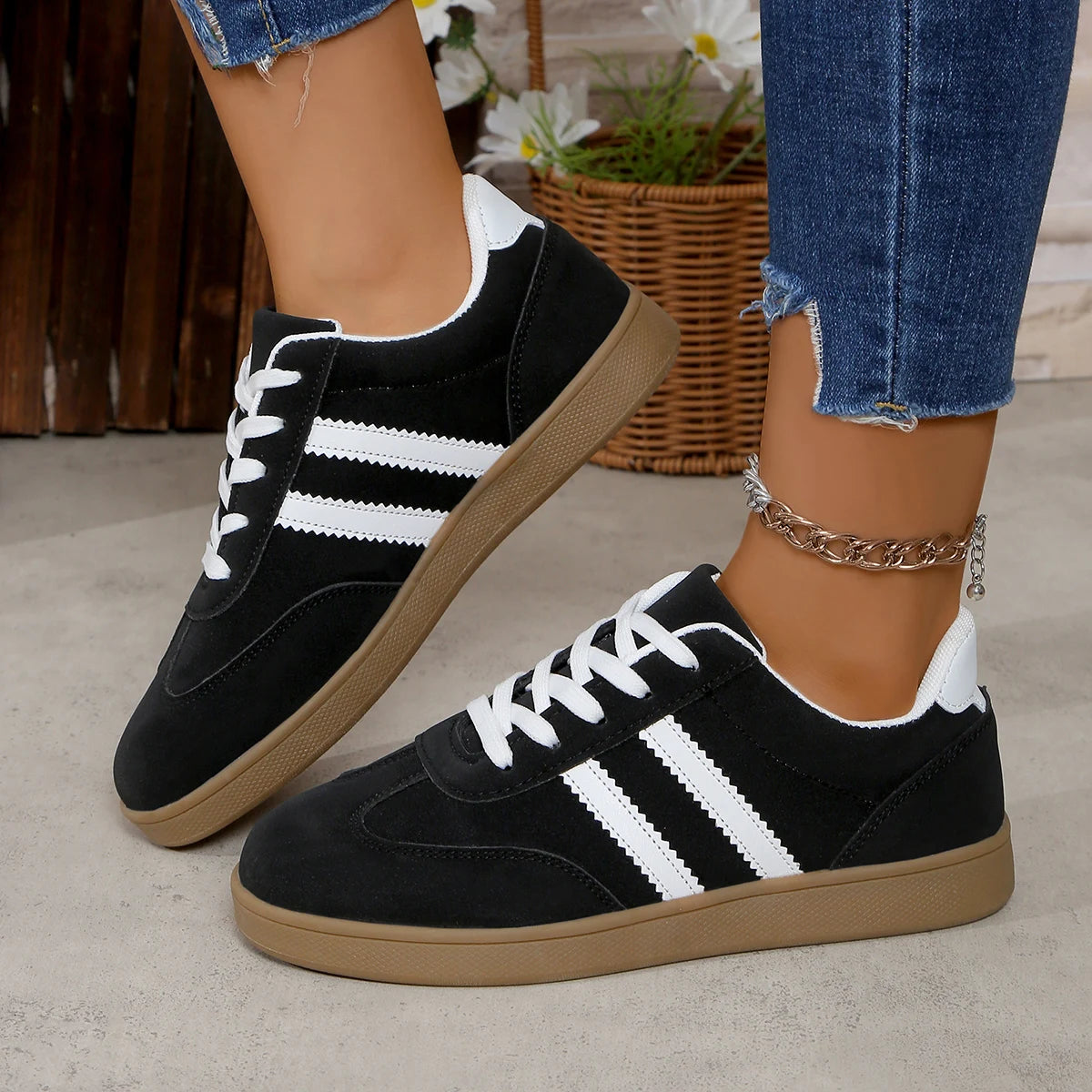 Elegante und stützende orthopädische Turnschuhe