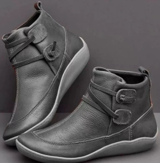 Bequeme und modische orthopädische Stiefel