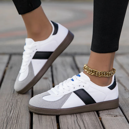 Modische und stützende orthopädische Turnschuhe