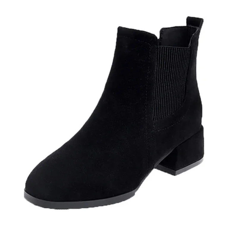 Elegante und stützende orthopädische Stiefel