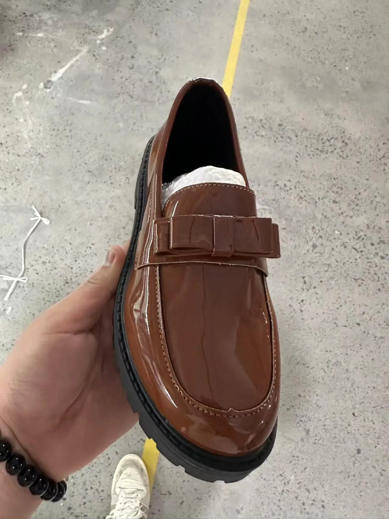 Elegante und stützende orthopädische Absätze