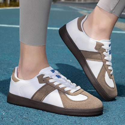 Modische und stützende orthopädische Turnschuhe