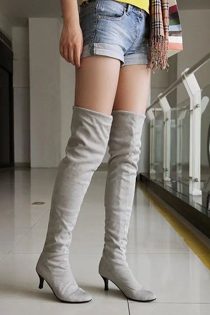 Elegante und stützende orthopädische Stiefel